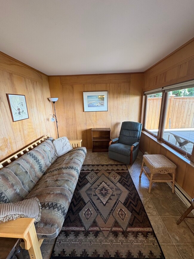 Building Photo - 10762 Madrona Dr
