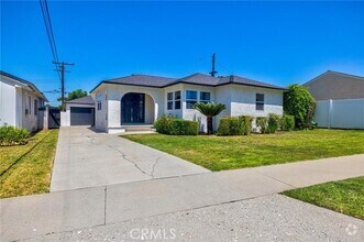 Building Photo - 8607 Strub Ave