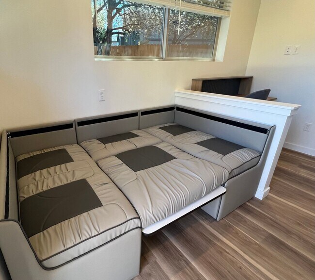 Foto del edificio - Newly Built! 1 Bed, 1 Bath Home with a ful...