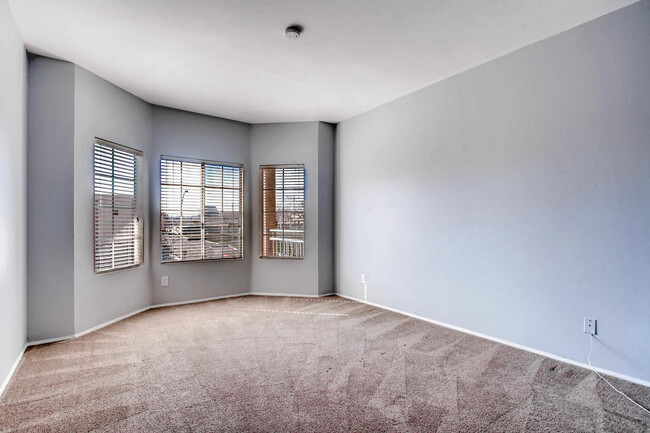 Building Photo - Great Central San Diego Location in Missio...
