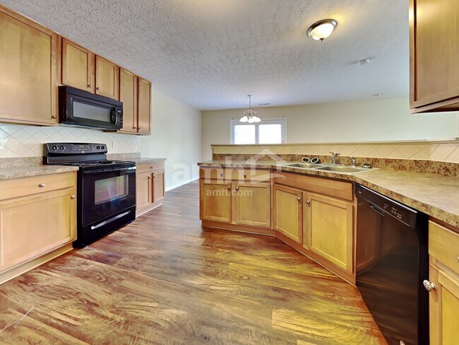 Building Photo - 320 Hennepin Dr