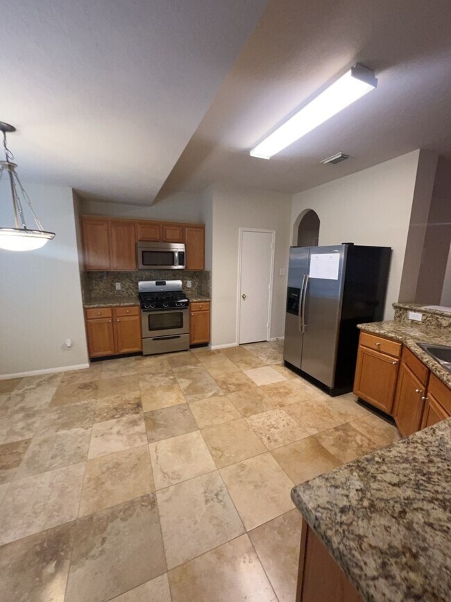 Foto del edificio - 5523 Dapplewood Ln