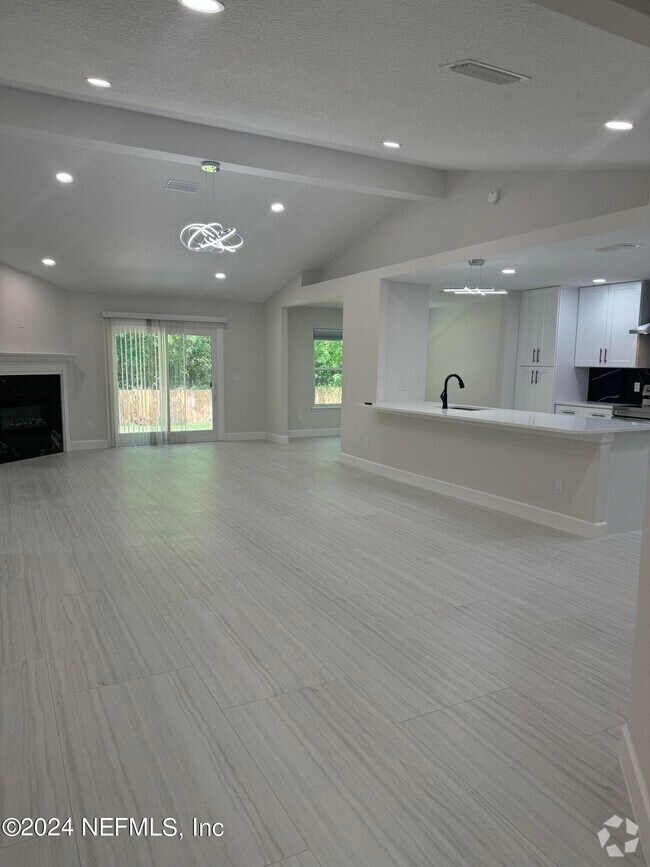 Greenland Hideaway Apartments for Rent with Hardwood Floors