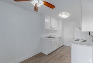 Building Photo - Canyon Park