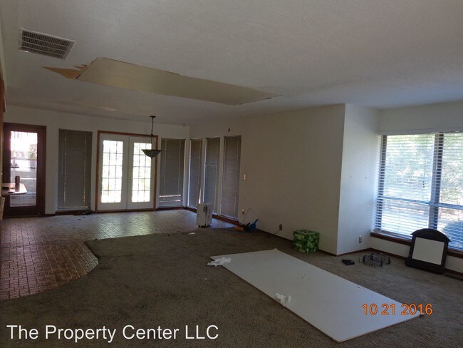 Building Photo - 6301 Connaught Ct