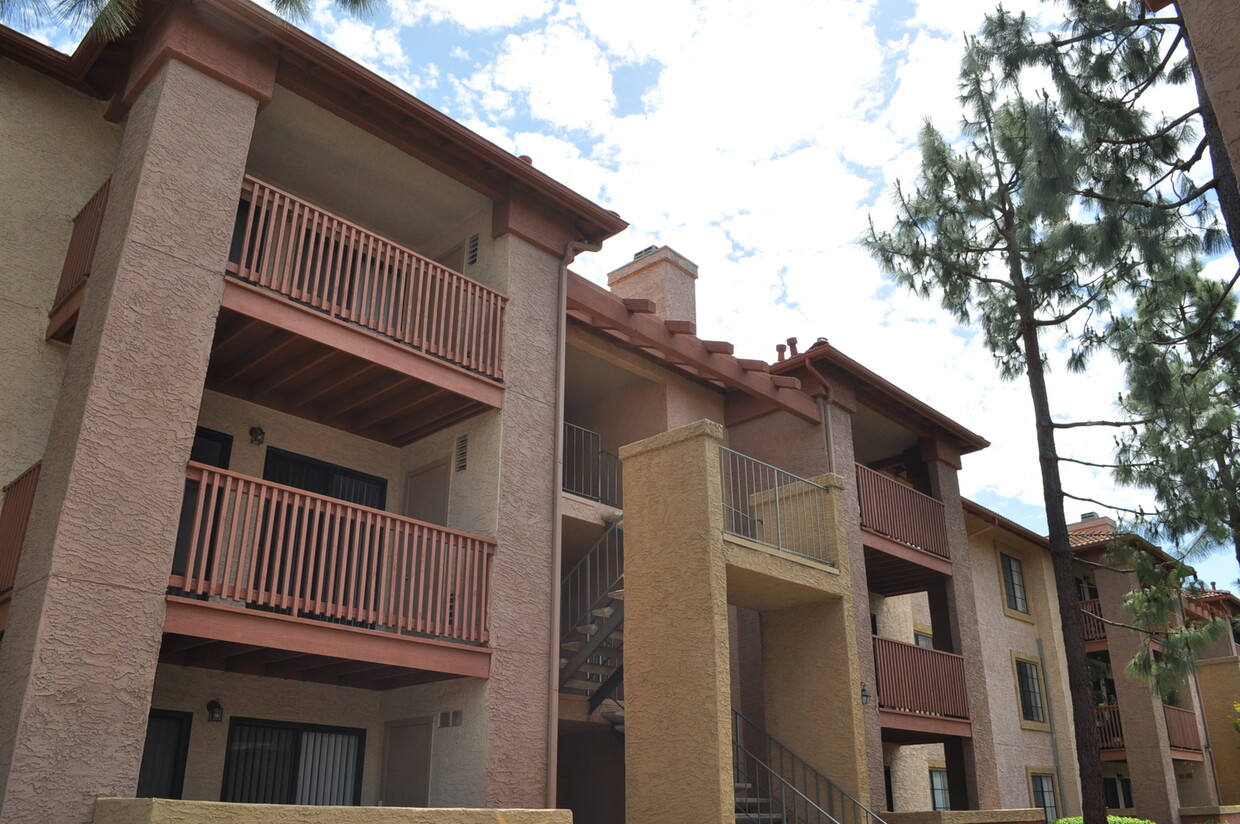 Foto principal - 2 Bedroom 1 Bath Condo in Il Palio Complex...