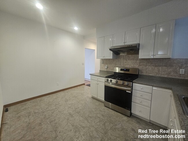 Building Photo - 96 Empire St