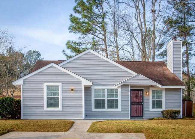 Building Photo - 2801 Ridgecrest Dr