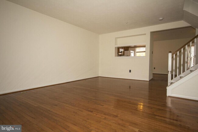 Foto del edificio - 6 Sandview Ct