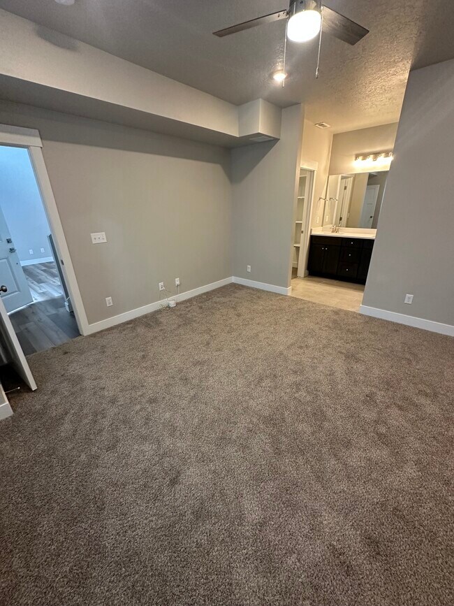 dormitorio principal - 1088 S High Ridge Rd