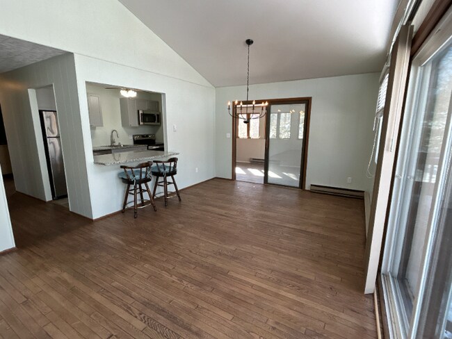 Foto del edificio - 802 Placer Ct