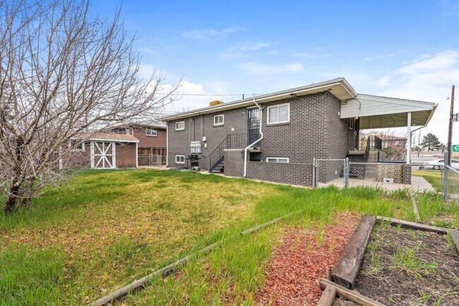 Foto del edificio - Spacious 2-Bedroom Single-Family with Mode...