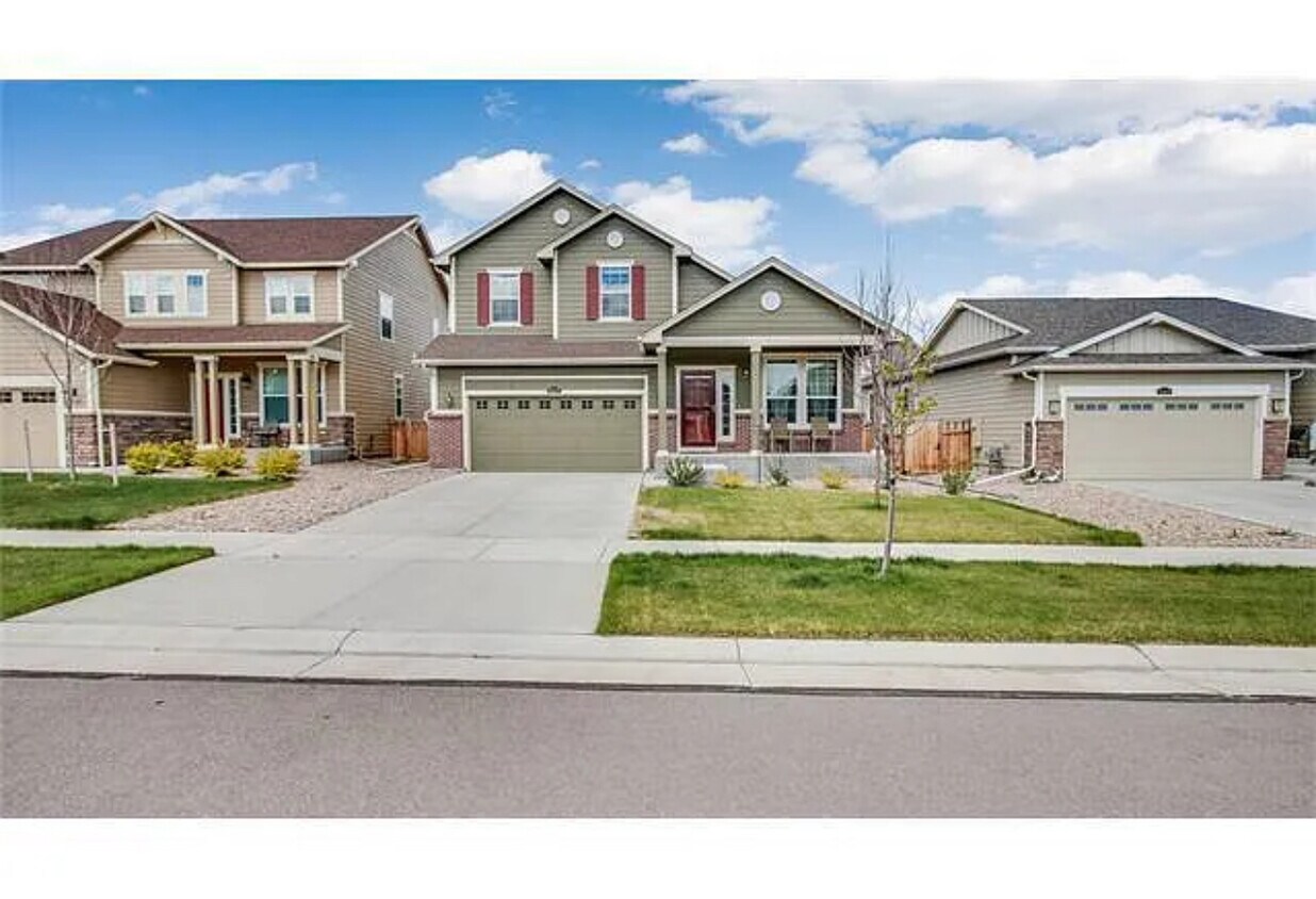 Primary Photo - 15437 Coopers Hawk Ct