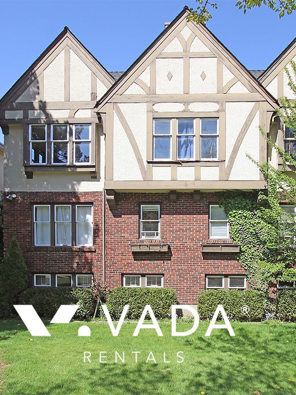Photo du bâtiment - Devon Manor 2 Bedroom Apartment Rental 4-1...