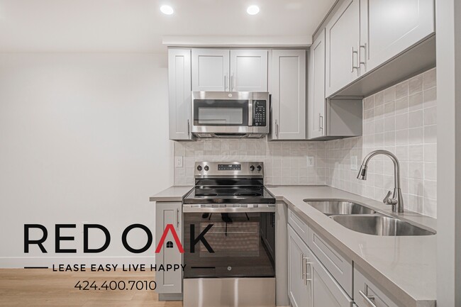 Foto del edificio - 6738 Independence Ave