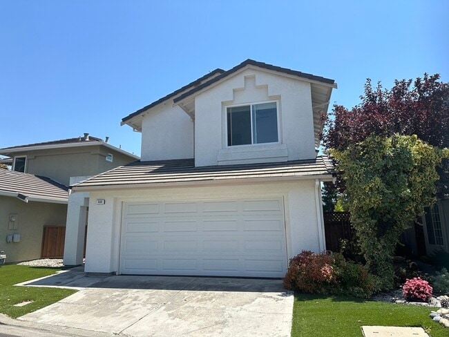 Building Photo - 122 Lakeridge Ln