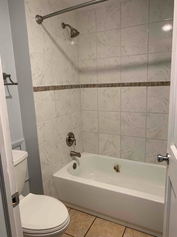 Foto del edificio - 7011 Cliffwood Pl