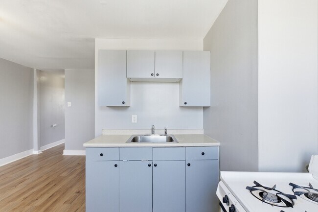 Building Photo - 546 N Fulton Ave