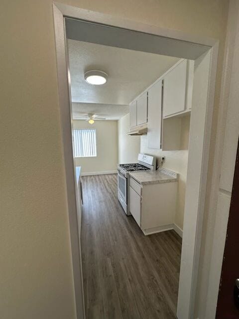 Foto del edificio - 6310 Hazeltine Ave