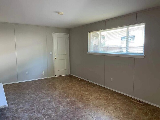 Foto del edificio - 16644 SE 16th St