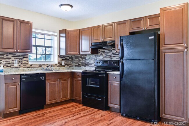 Foto del edificio - 5420 NE 22nd Terrace