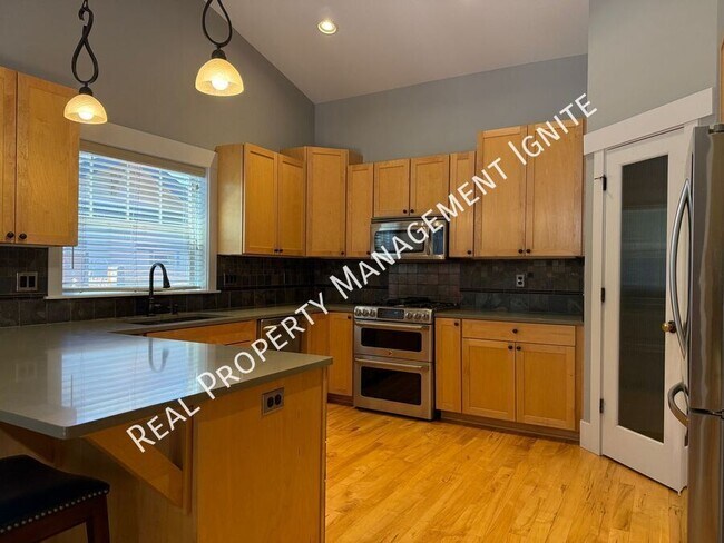 Foto del edificio - 2955 N W Bordeaux Ln