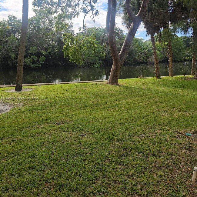 Foto del edificio - 2136 NW 4th St