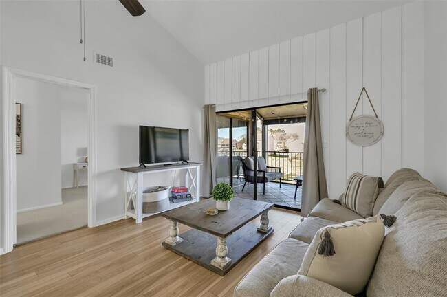 Foto del edificio - 207 Lakeview Terrace