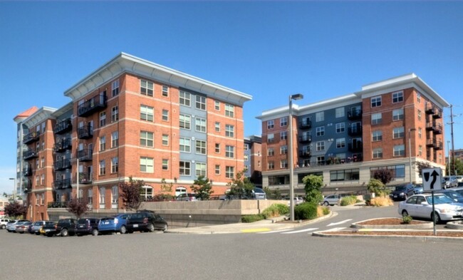 Building Photo - 1 bedroom 1 bathroom in Great Fairhaven Lo...