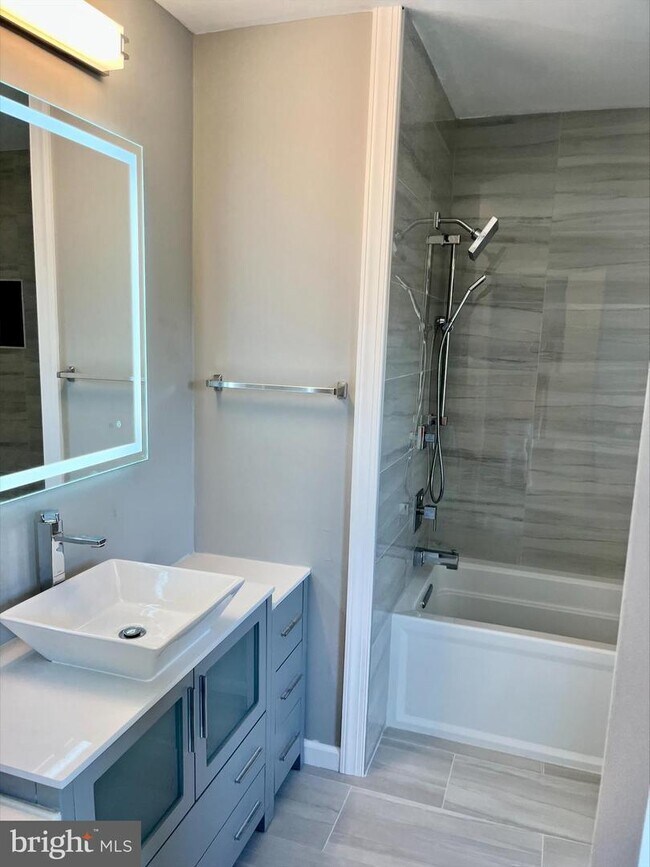 Building Photo - 308 Everest Cir