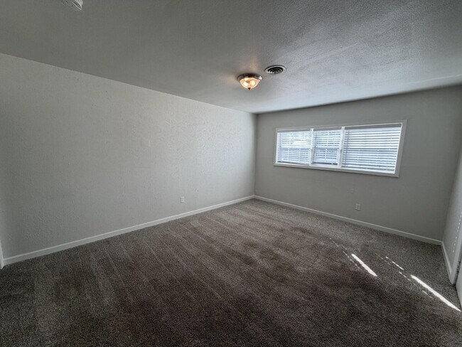 Foto del edificio - Charming 3-bedroom, 2-bath home just minut...