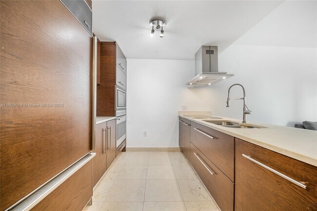 Foto del edificio - 495 Brickell Ave