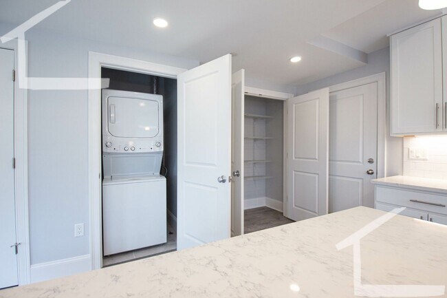 Photo - Beautiful 4 Bed 2 Bath available June 1st House