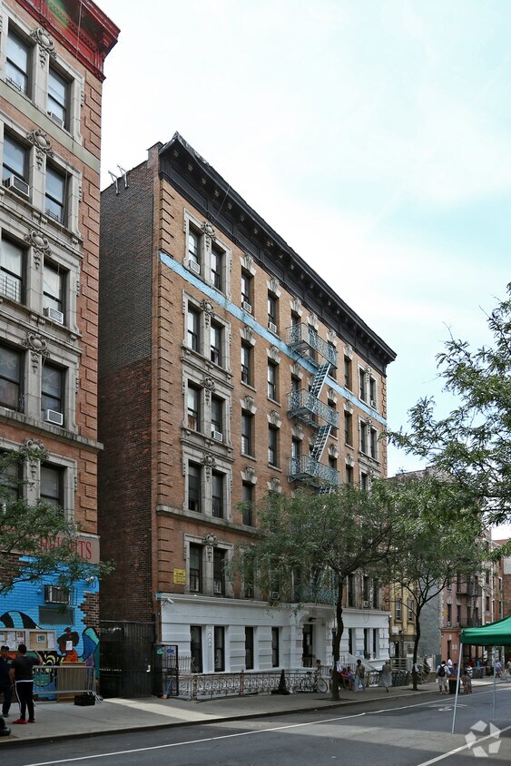 Foto del edificio - 504-506 W 159th St