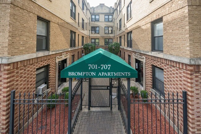 Building Photo - 711 W Brompton Ave