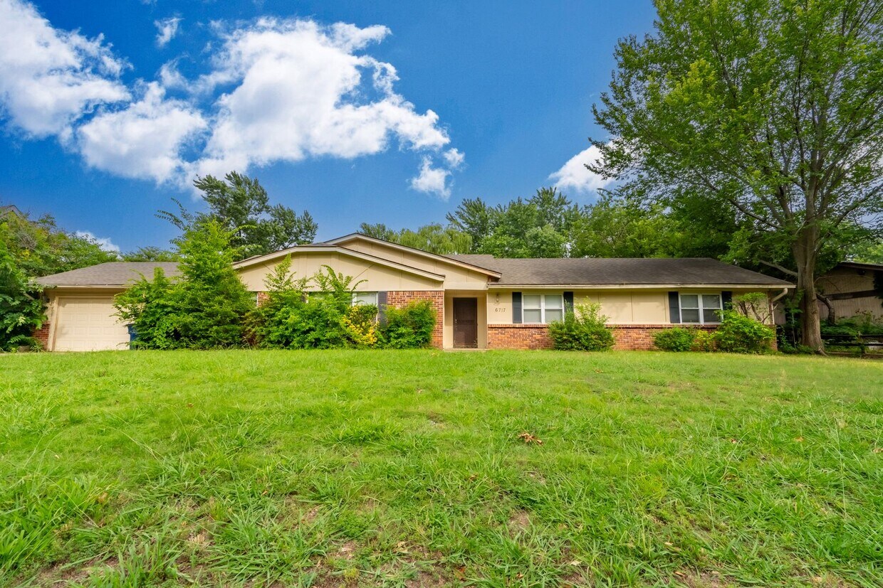 Primary Photo - 4 Bed / 2 Bath In South Tulsa!