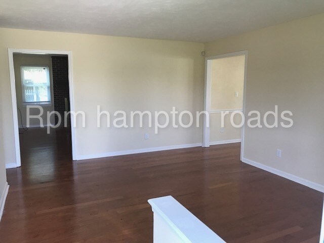 Building Photo - 3916 Lombard Ct