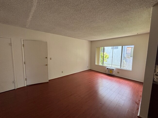 Foto del edificio - 5213 Meridian St