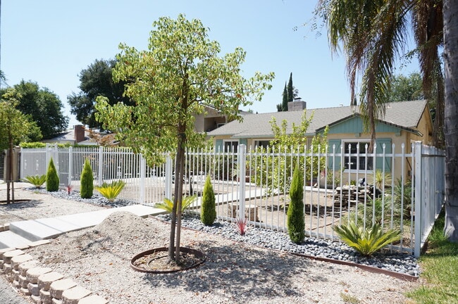 Building Photo - 10333 Jordan Ave