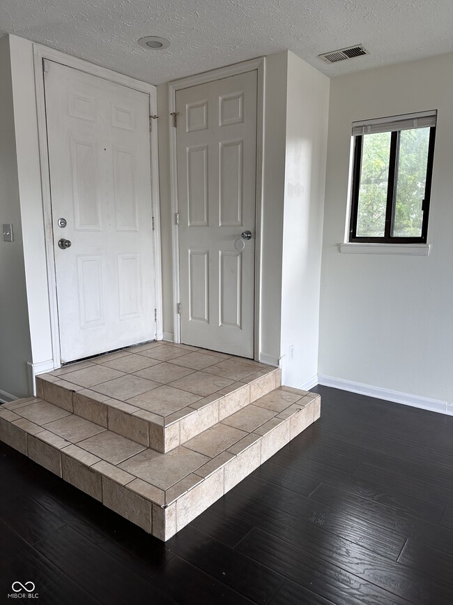 Building Photo - 2912 Eagles Crest Cir