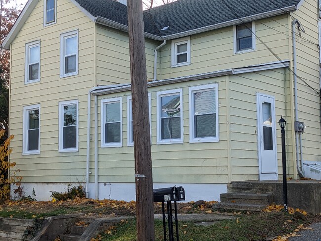 Building Photo - 37 Smullen St