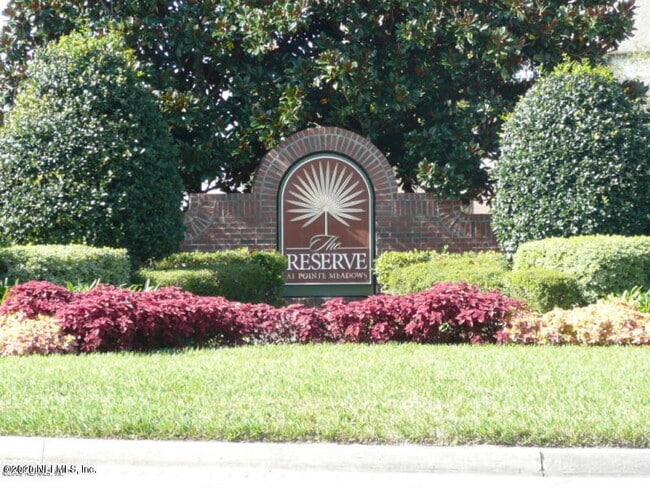 Foto del edificio - 7800 Point Meadows Dr