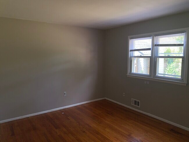 Bedroom 2 - 89 Virginia Ave