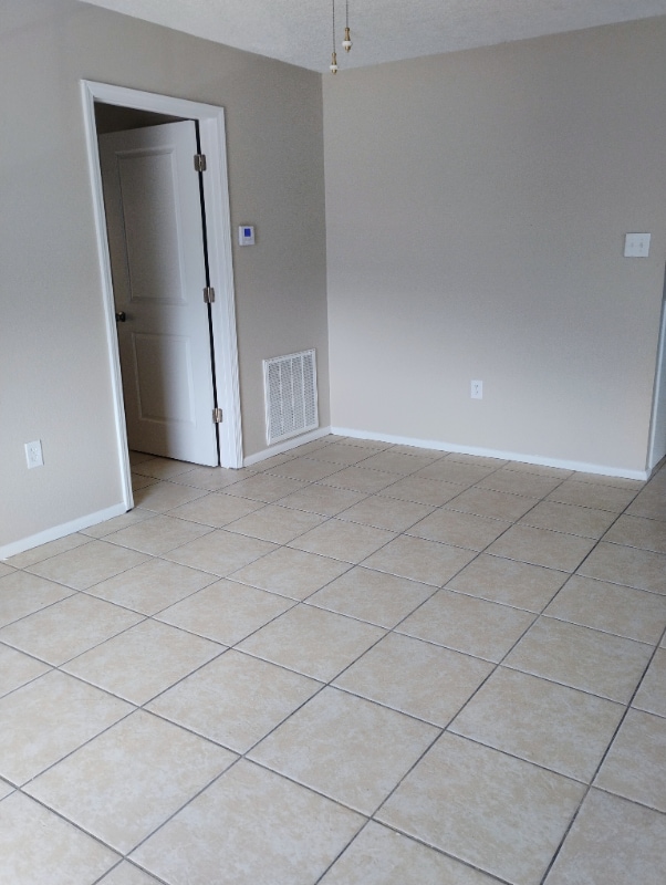 Building Photo - 1120 W Shilo Dr