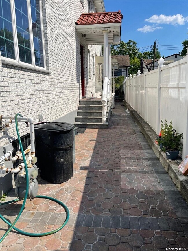 Foto del edificio - 203-52 27th Ave