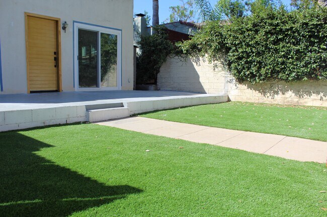 Building Photo - 1037 Pleasantview Ave