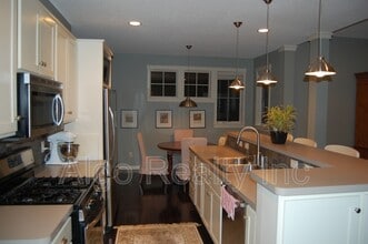 Building Photo - 15822 Drawstone Trail