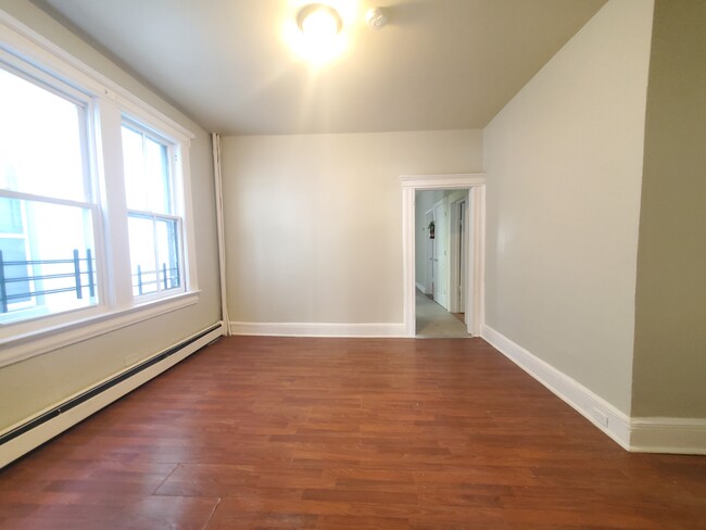 Building Photo - 267 Chadwick Ave