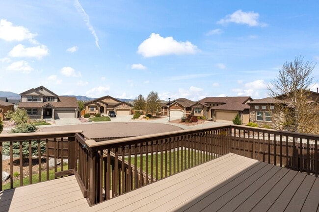 Building Photo - Evolve Real Estate: Meticulous and Luxurious 4 Bedroom + Office + Finished Basement on A Double C...