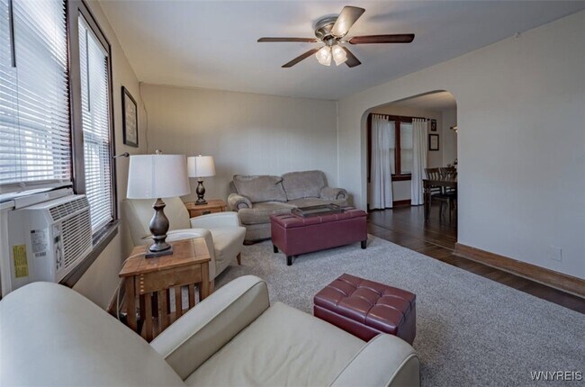 Foto del edificio - 118 Nassau Ave